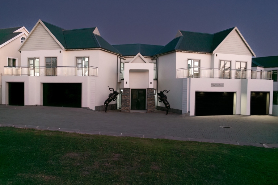 5 Bedroom Property for Sale in Marina Martinique Eastern Cape